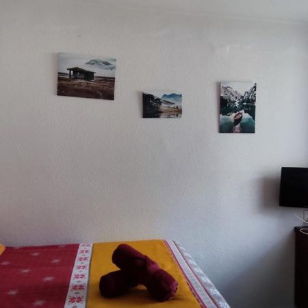 Joli Appartement Le Chamois Blanc Chamonix, Parking エクステリア 写真