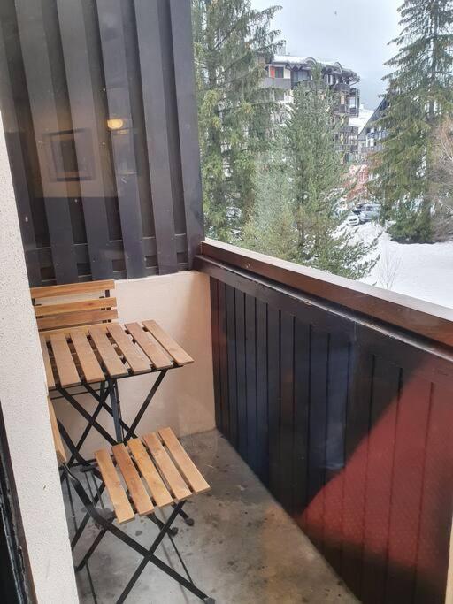 Joli Appartement Le Chamois Blanc Chamonix, Parking エクステリア 写真